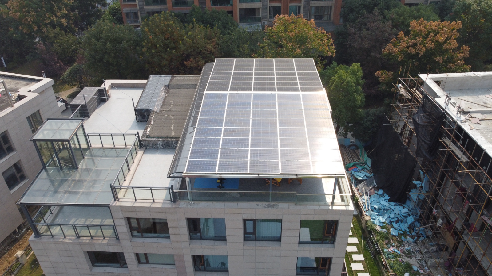 别墅屋顶为什么特别适合安装光伏发电系统？