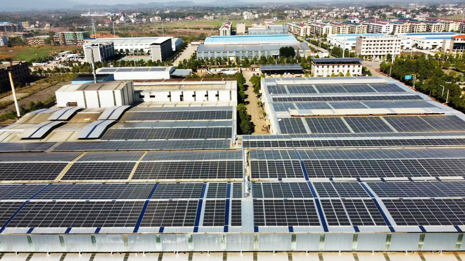 6月以来，室外温度居高不下！多地供电紧张，光伏电站或将为工商业企业带来“用电自由！